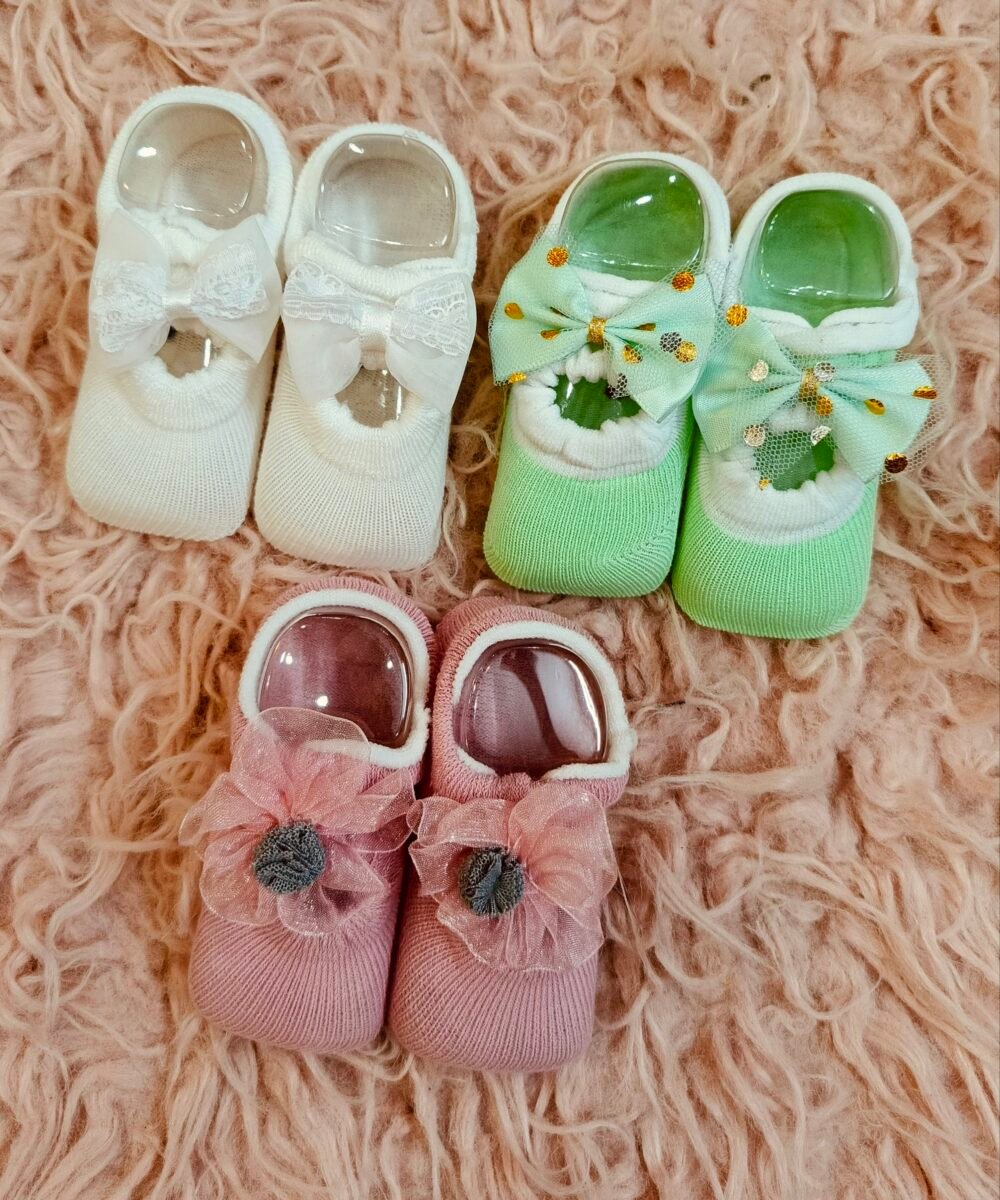 Patpat baby booties set - Image 1