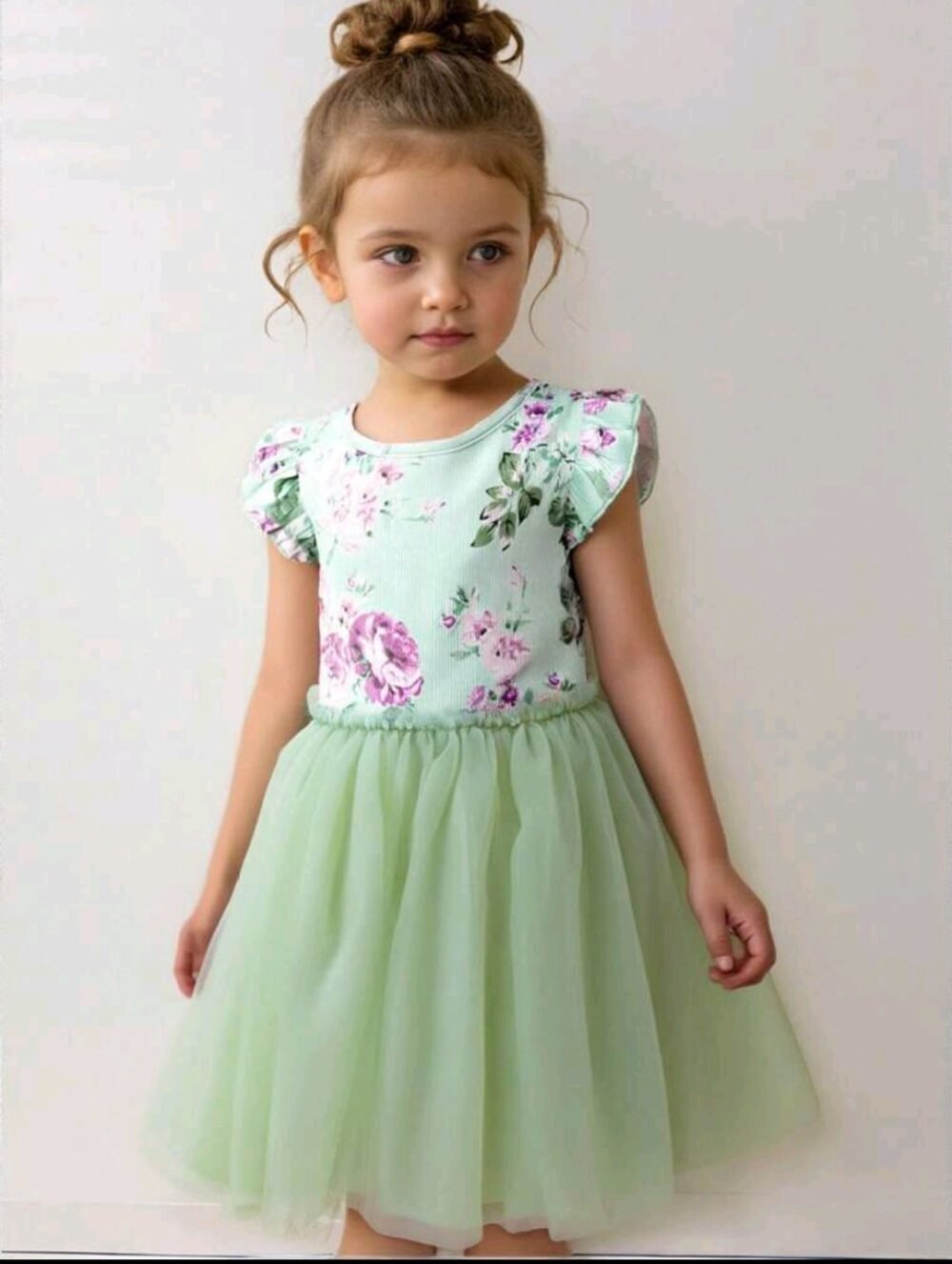 Shein baby girl dress
6 month till 2 year - Image 1