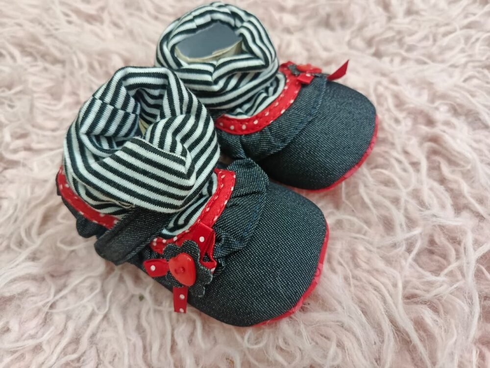 PAPAT BABY SHOES SIZE 3 - Image 1