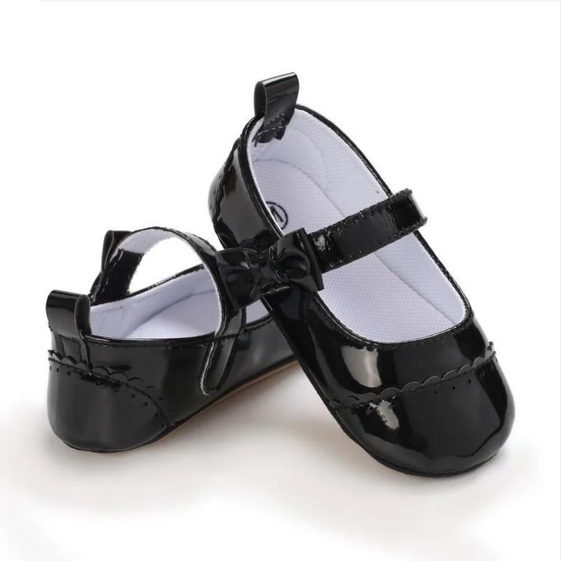 2026/07/1000072853.jpg Baby girl leather black pumps shoes pu sole antislip size 3
6 till 18 months - Image 1