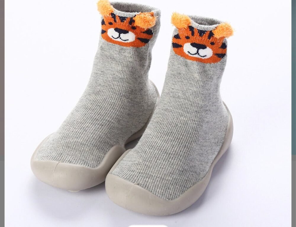 Baby sock, shoes toddler nonslip warm elastic winter best gift 🎁
size20-21 - Image 1