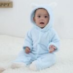 Soft and warm fleece romper with a cute bear-ear hood, perfect for keeping your little one warm and comfy during chilly days. 🧸❄️
6-12 month - Image 4