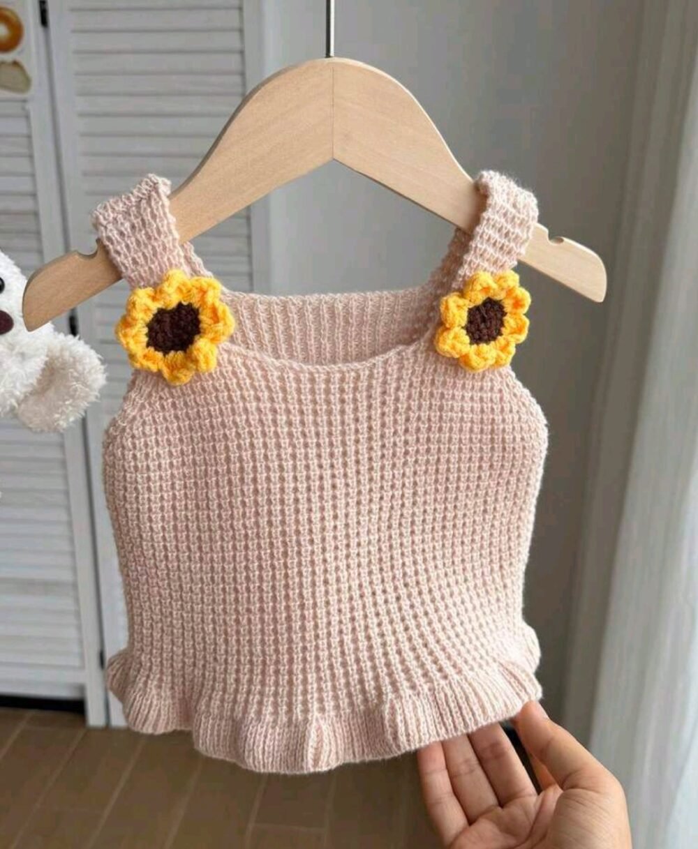 Baby Girl Crochet 3D Floral Decor Ruffle Hem Knitted sweater
1-3 year - Image 2