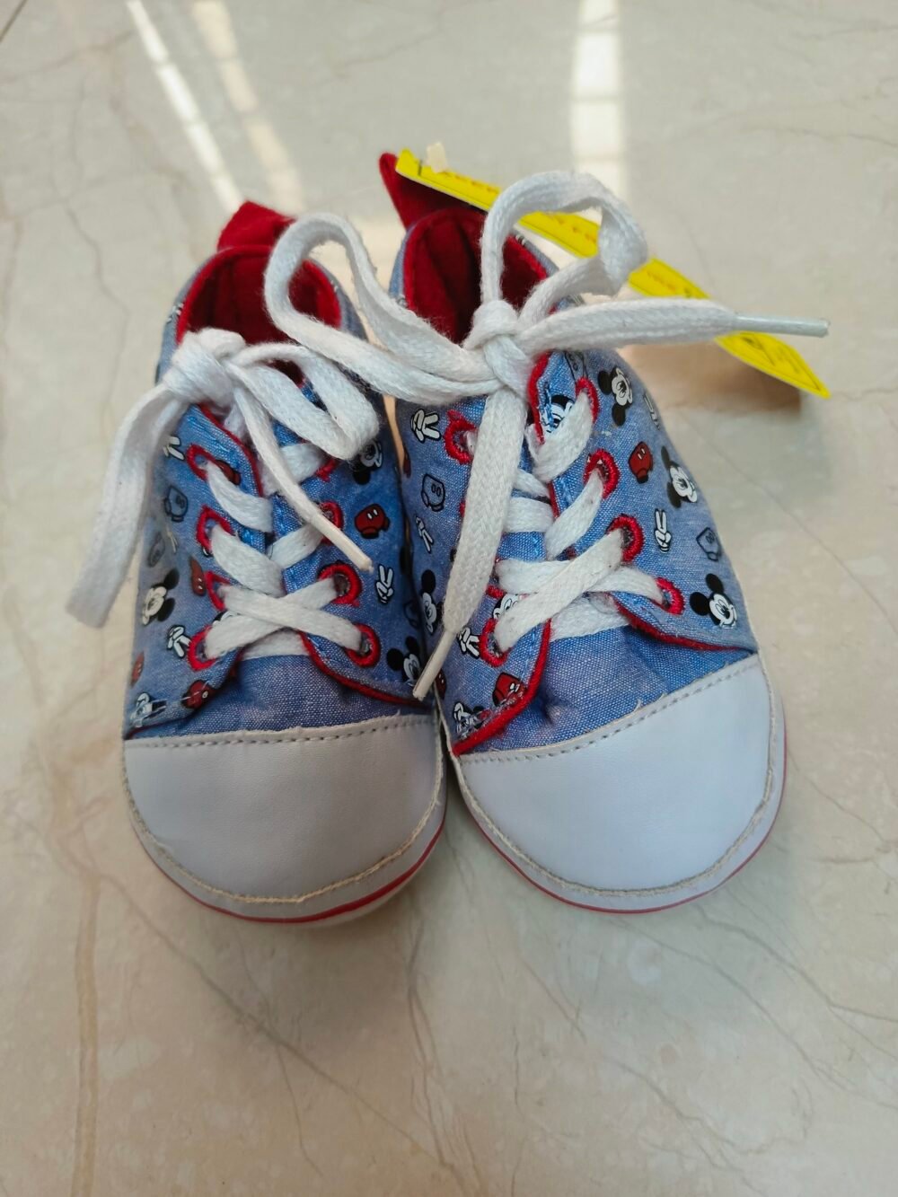 original disney mininouse shoes unisex 6 till 18 months - Image 1