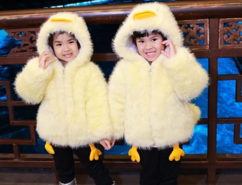 1peice Unisex fluffy yellow duck-themed plush boa jacket for kids with cute orange duck feet - Image 2